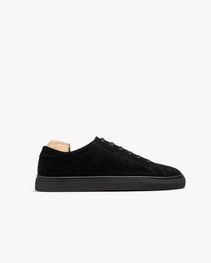 Oaxen Monochrome (2025) – Black Suede