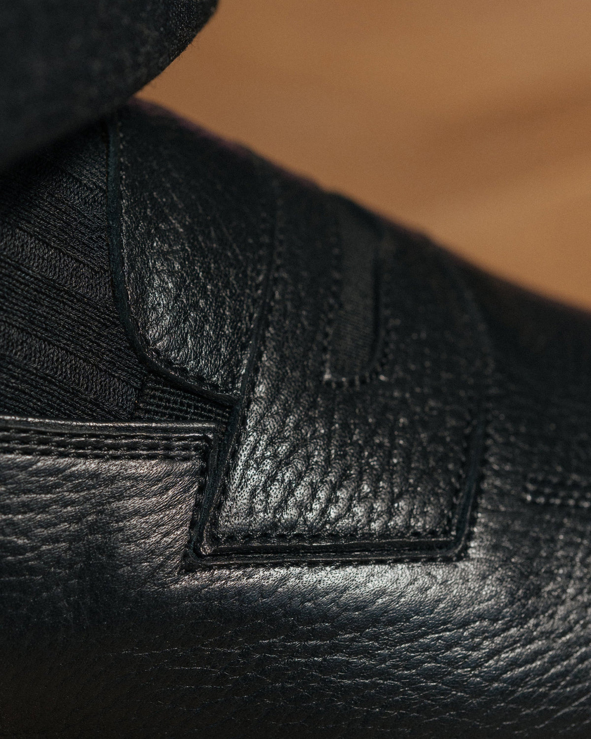 Sigtuna – Black Natural Grain
