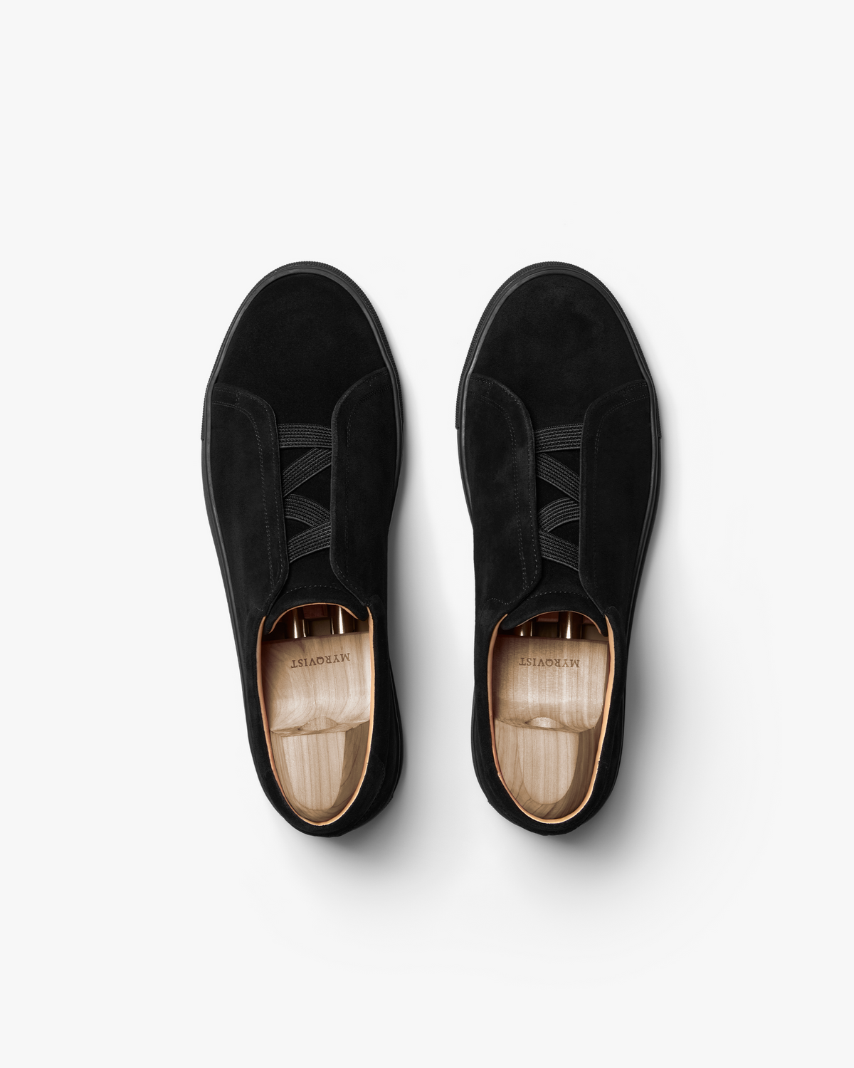 Alnö (2025) – Black Suede