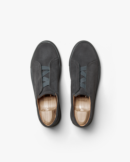 Alnö (2025) – Dark Grey Suede