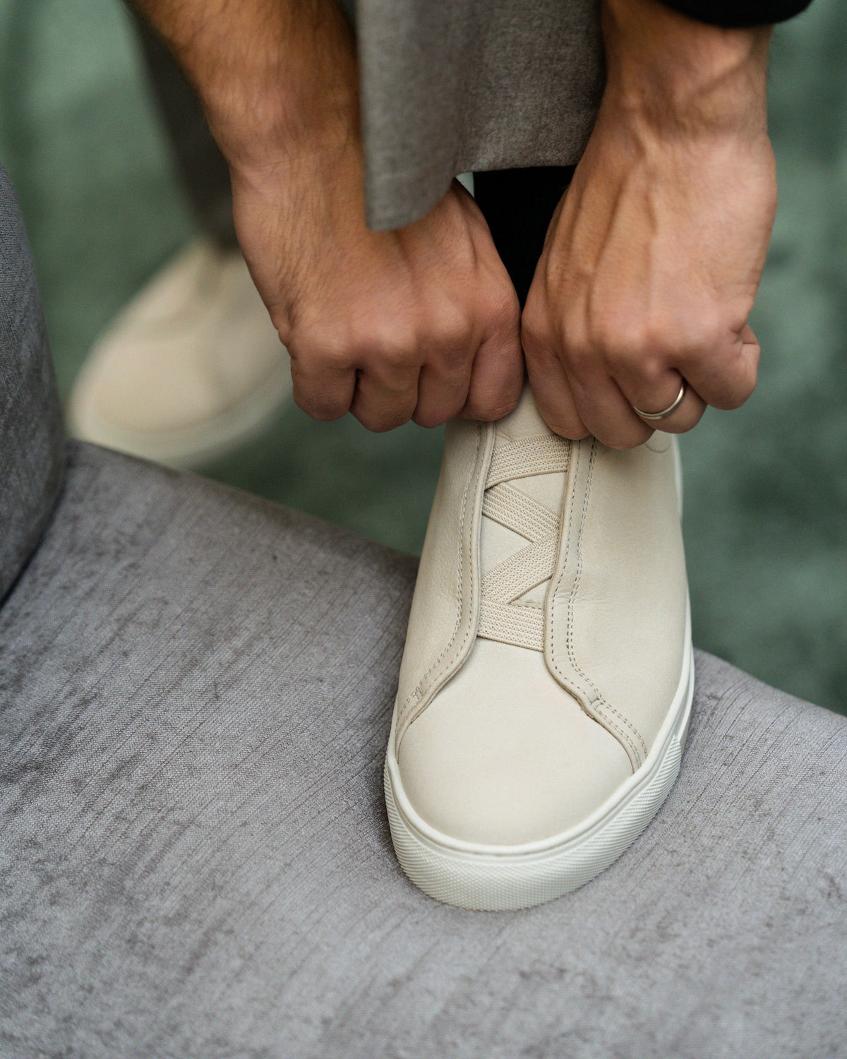 Alnö (2025) – Beige Nubuck