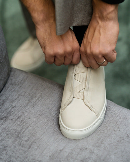 Alnö (2025) – Beige Nubuck