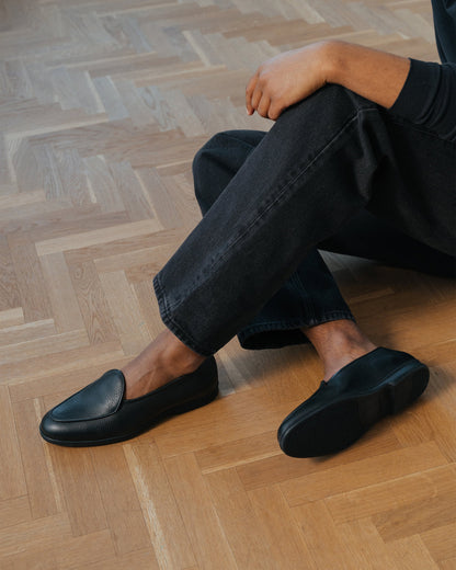 Ängby Walker – Black Natural Grain