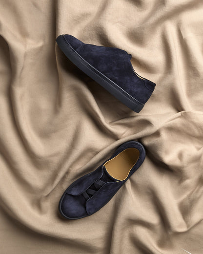 Alnö (2025) – Midnight Blue Suede