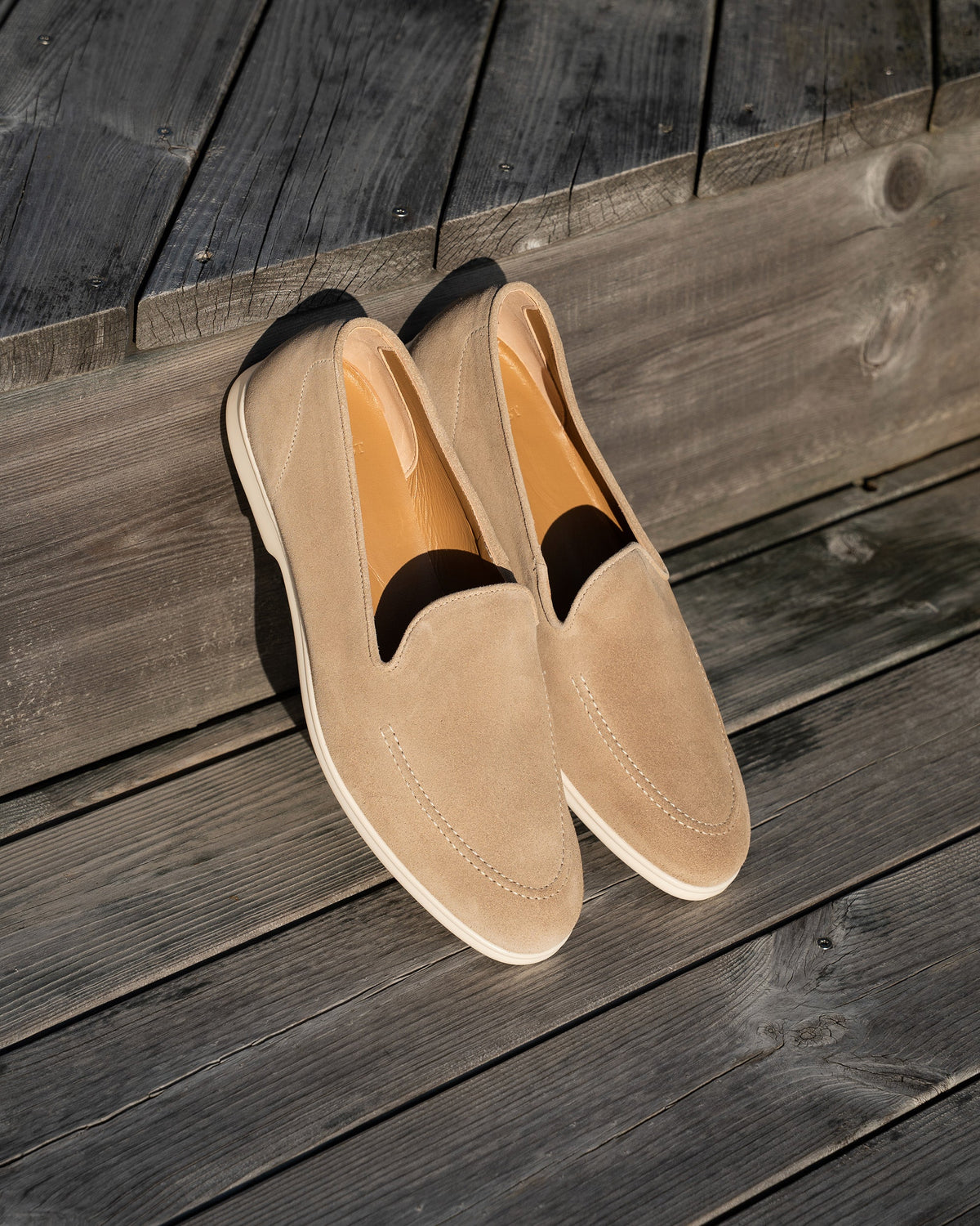 Brännö II – Sand Suede