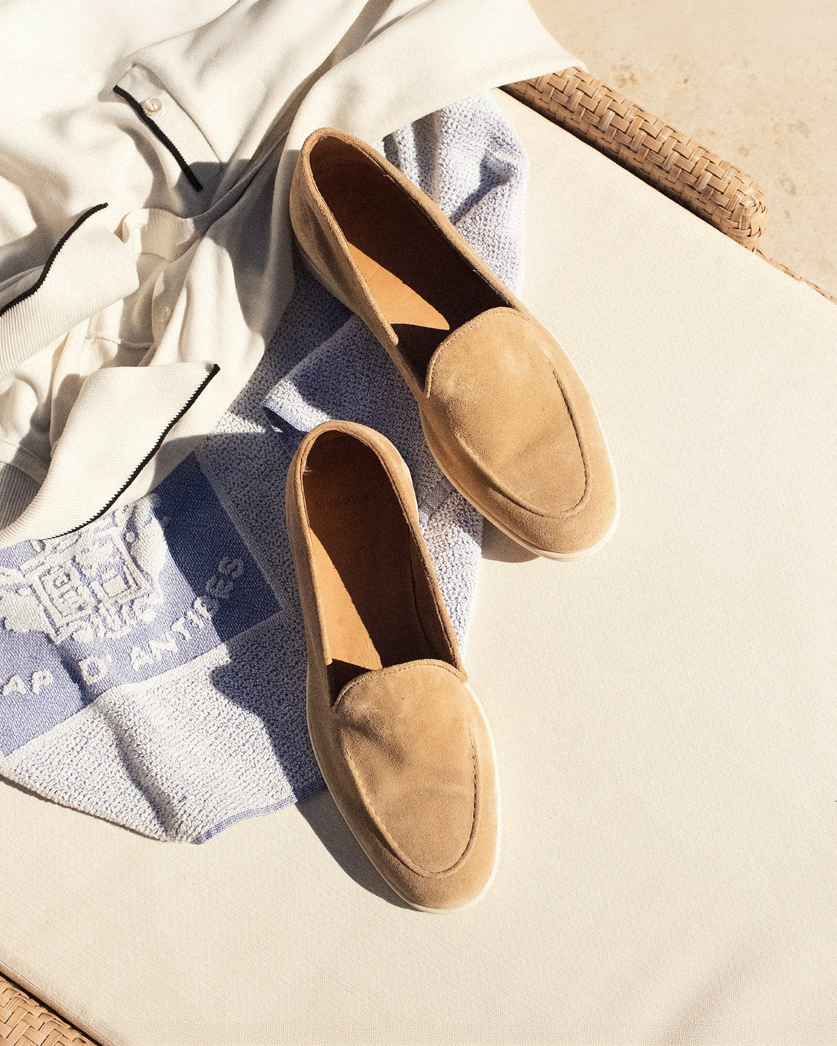 Brännö II – Sand Suede