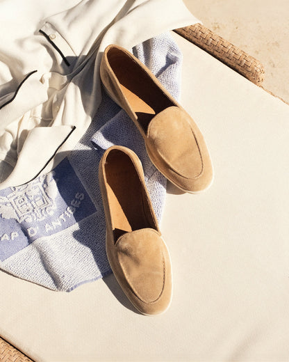 Brännö II – Sand Suede