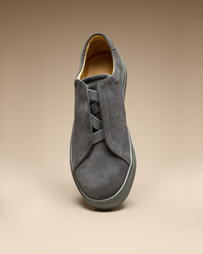 Alnö (2025) – Dark Grey Suede