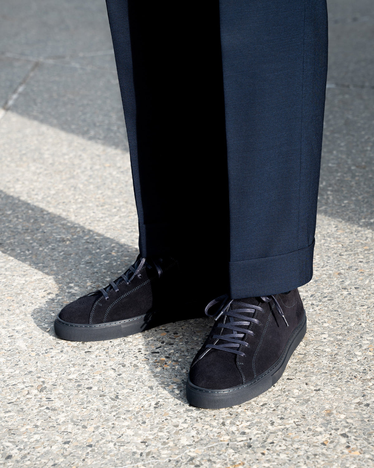 Oaxen Monochrome (2025) – Navy Suede