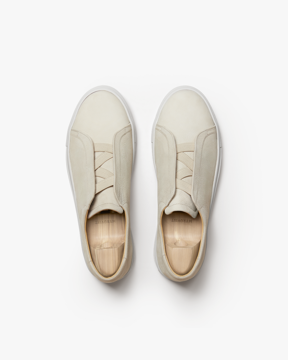 Alnö (2025) – Beige Nubuck