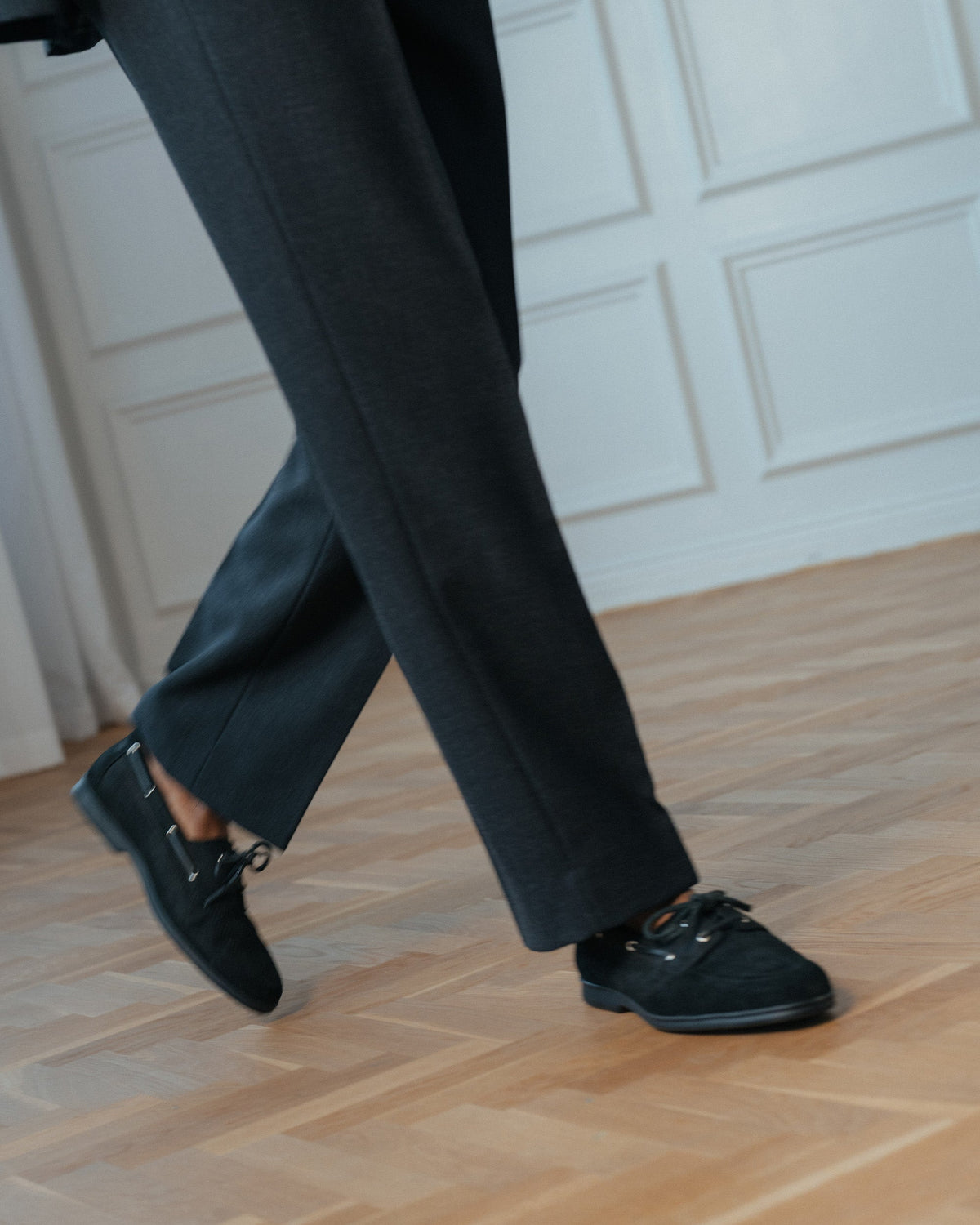 Sandhamn – Black Waxed Suede